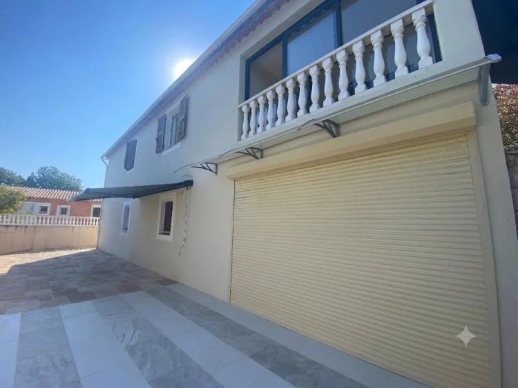 VIDAUBAN  BELLE VILLA 2 APPARTEMENTS 136M2 PRES DU CENTRE