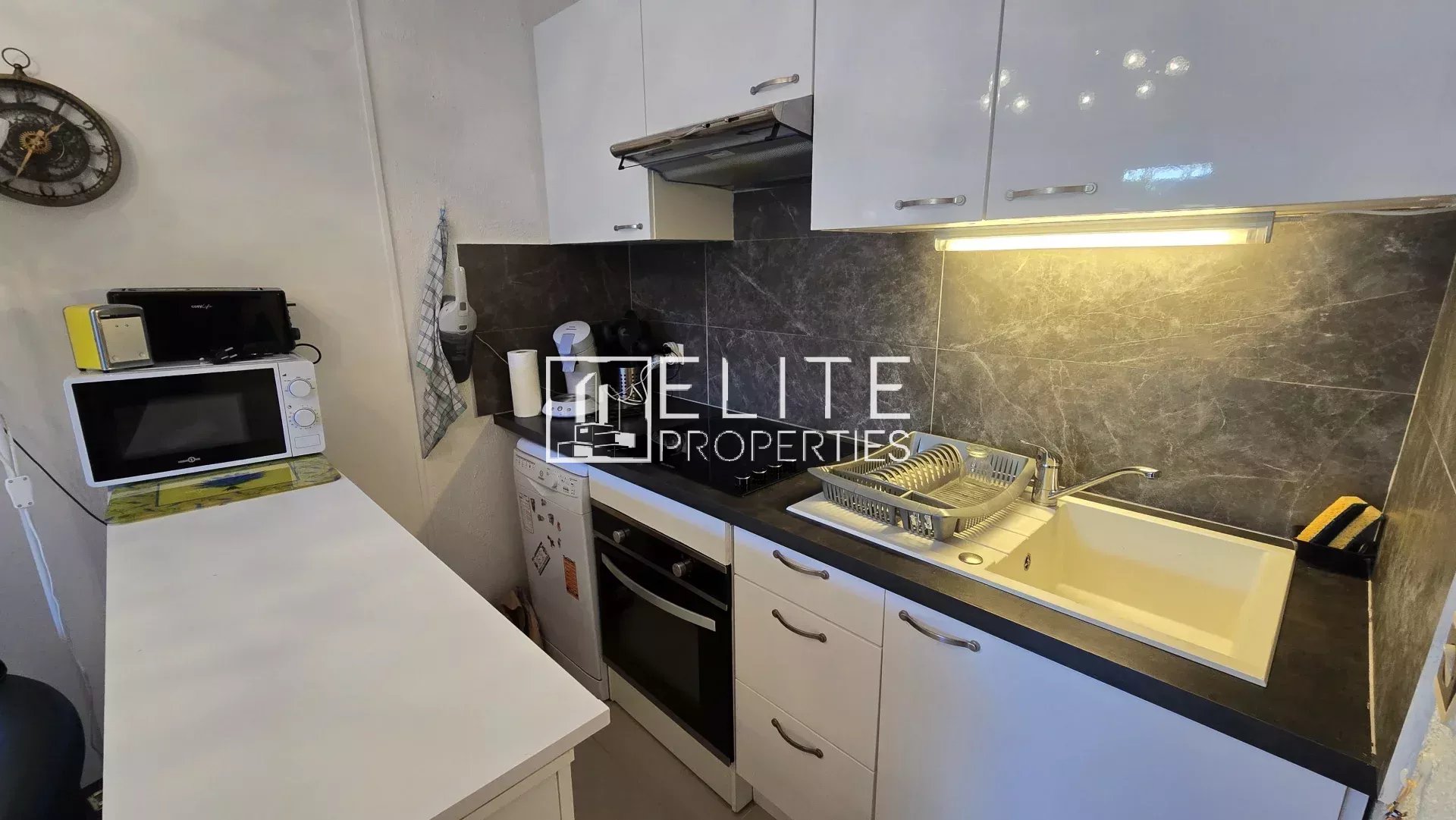 APPARTEMENT 2 PIÈCES DE 33m² + PISCINE, PARKING ET CAVE – MANDELIEU