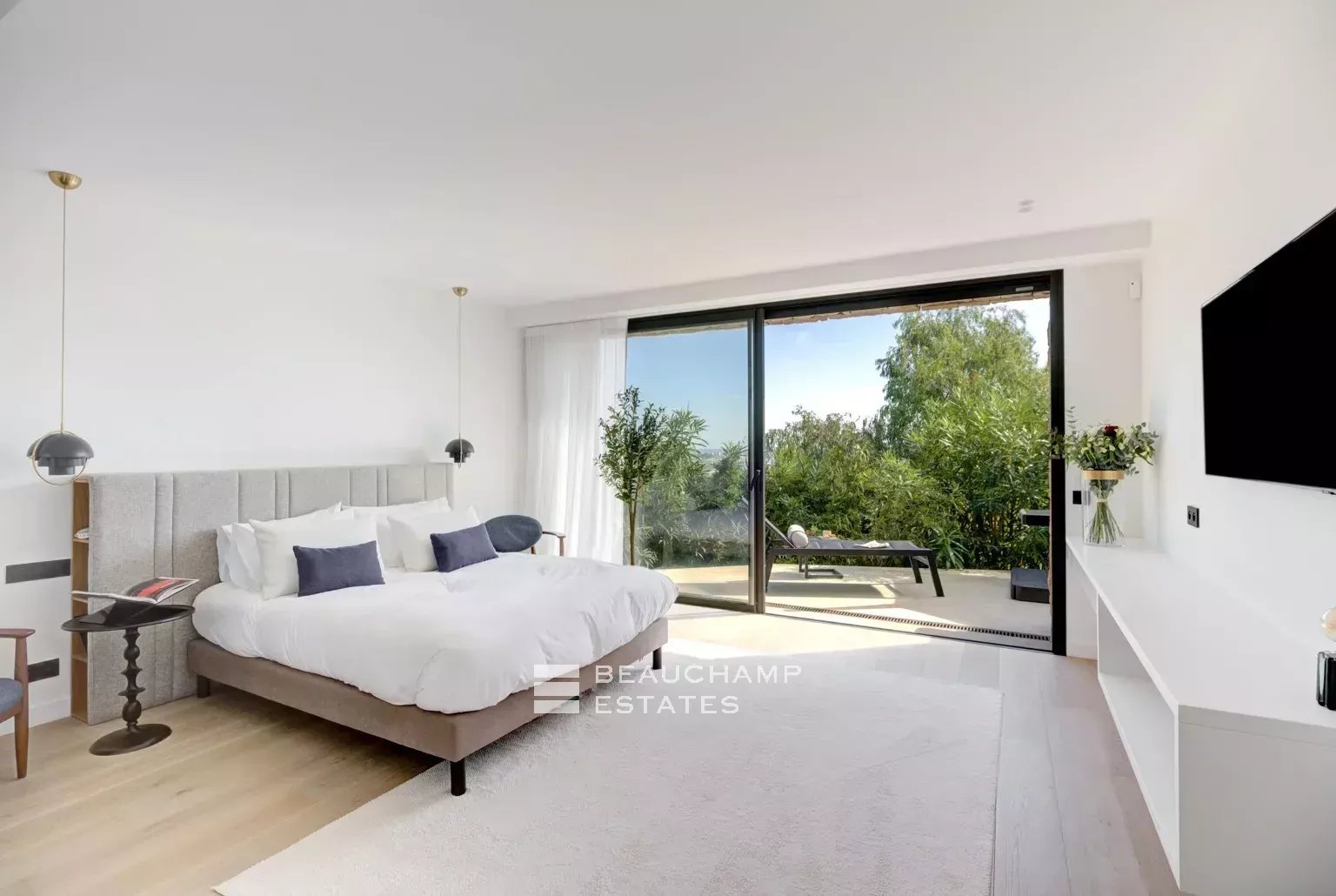 Villa contemporaine 5 chambres avec vue mer et pisicine - Golf Juan
