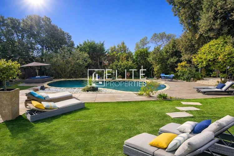 MAISON DE 260 m² – PISCINE CHAUFFÉE – ROQUEFORT-LES-PINS