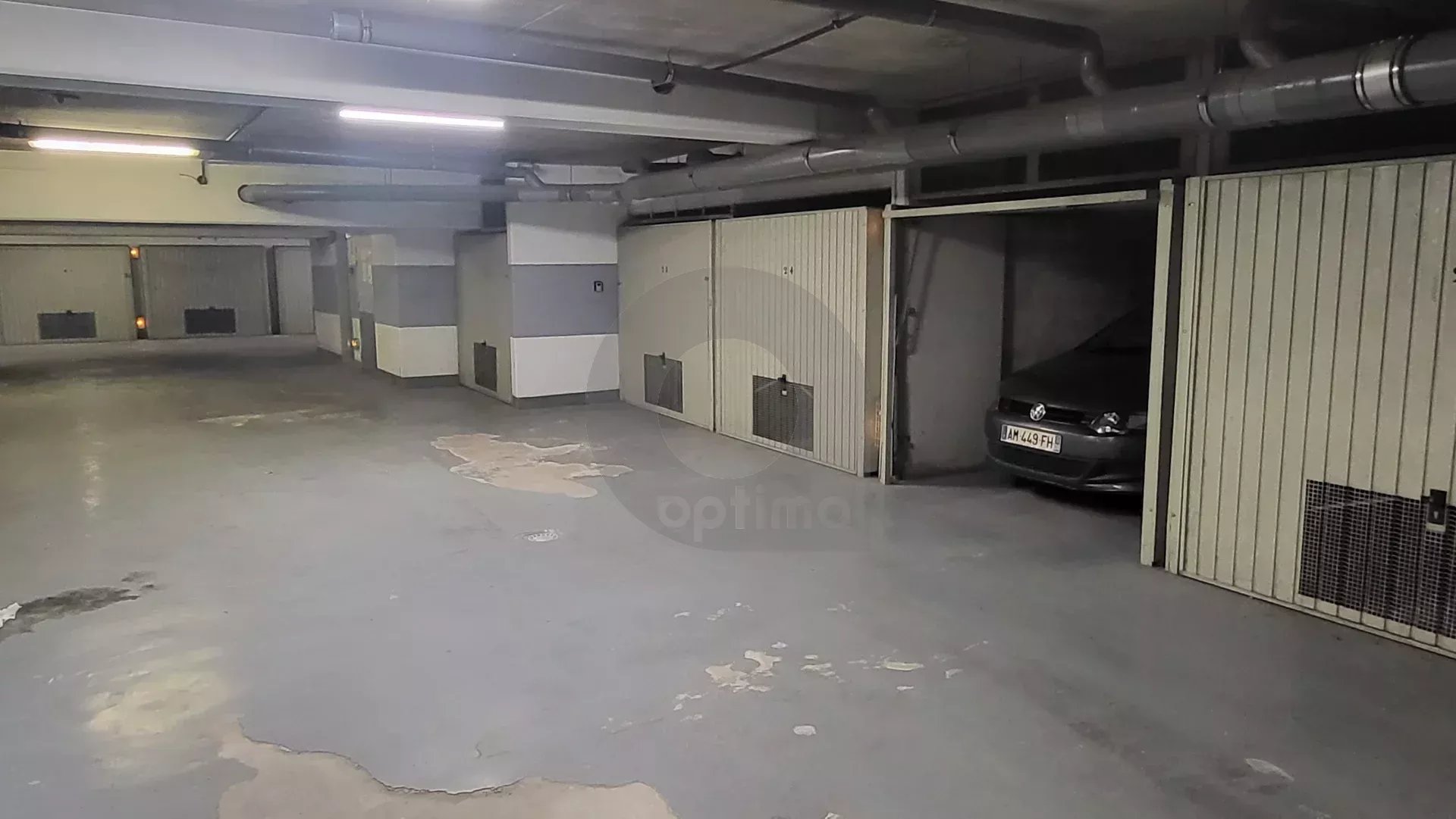 Menton centre - garage - nue propriété