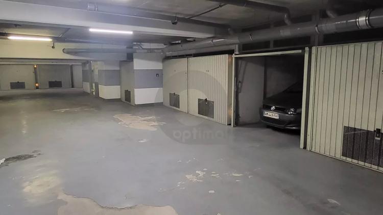 Menton centre - garage - nue propriété