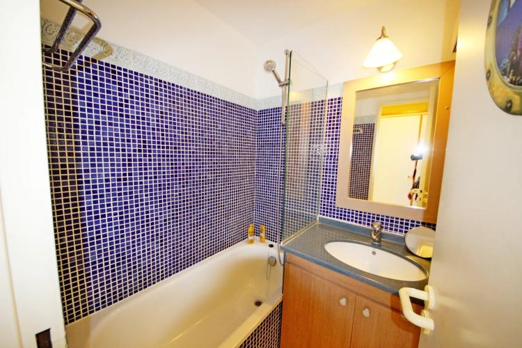 AGAY CAP ESTEREL LE HAMEAU SUPERBE 2 PIECES DERNIER ETAGE TERRASSE D'ANGLE