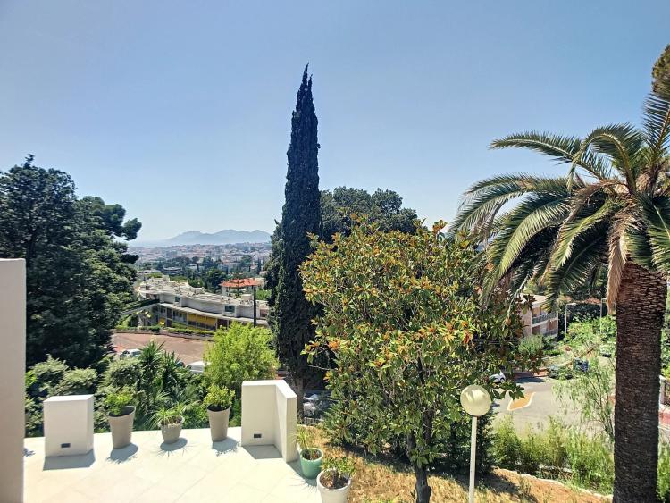 LE CANNET COLLINES VUE MER