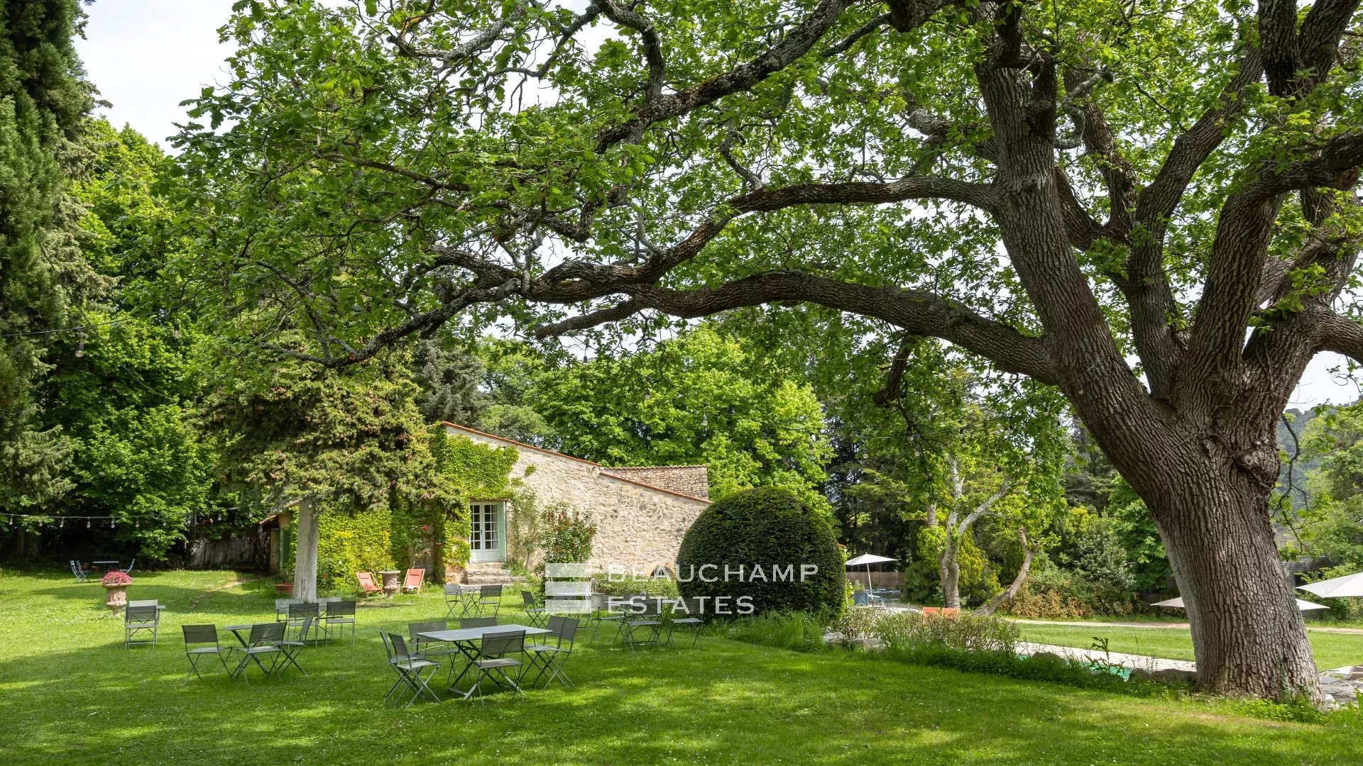 Propriété de charme avec dépendances