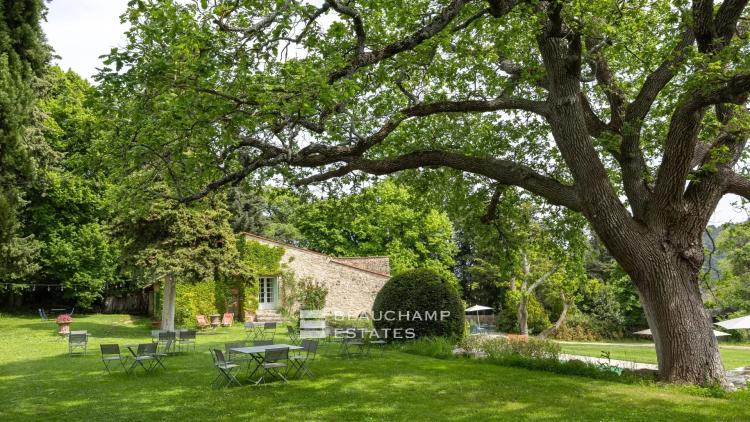 Propriété de charme avec dépendances