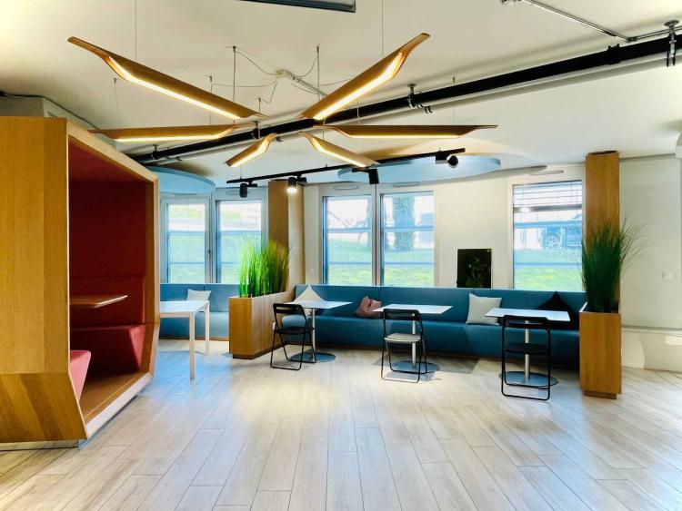 Bureaux, locaux de 450 m2 à louer