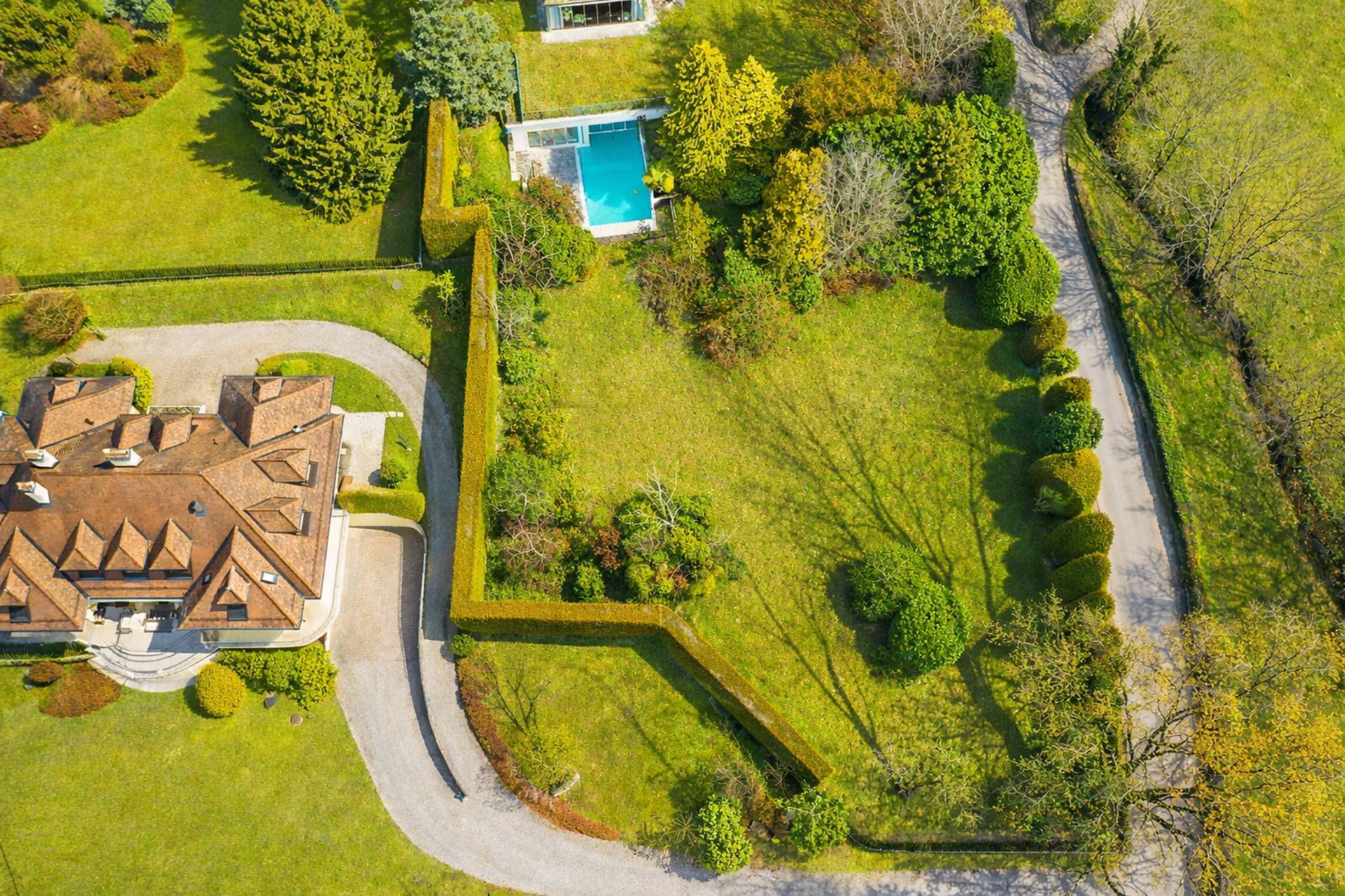 Quartier prisé ! Maison de maître + terrain constructible
