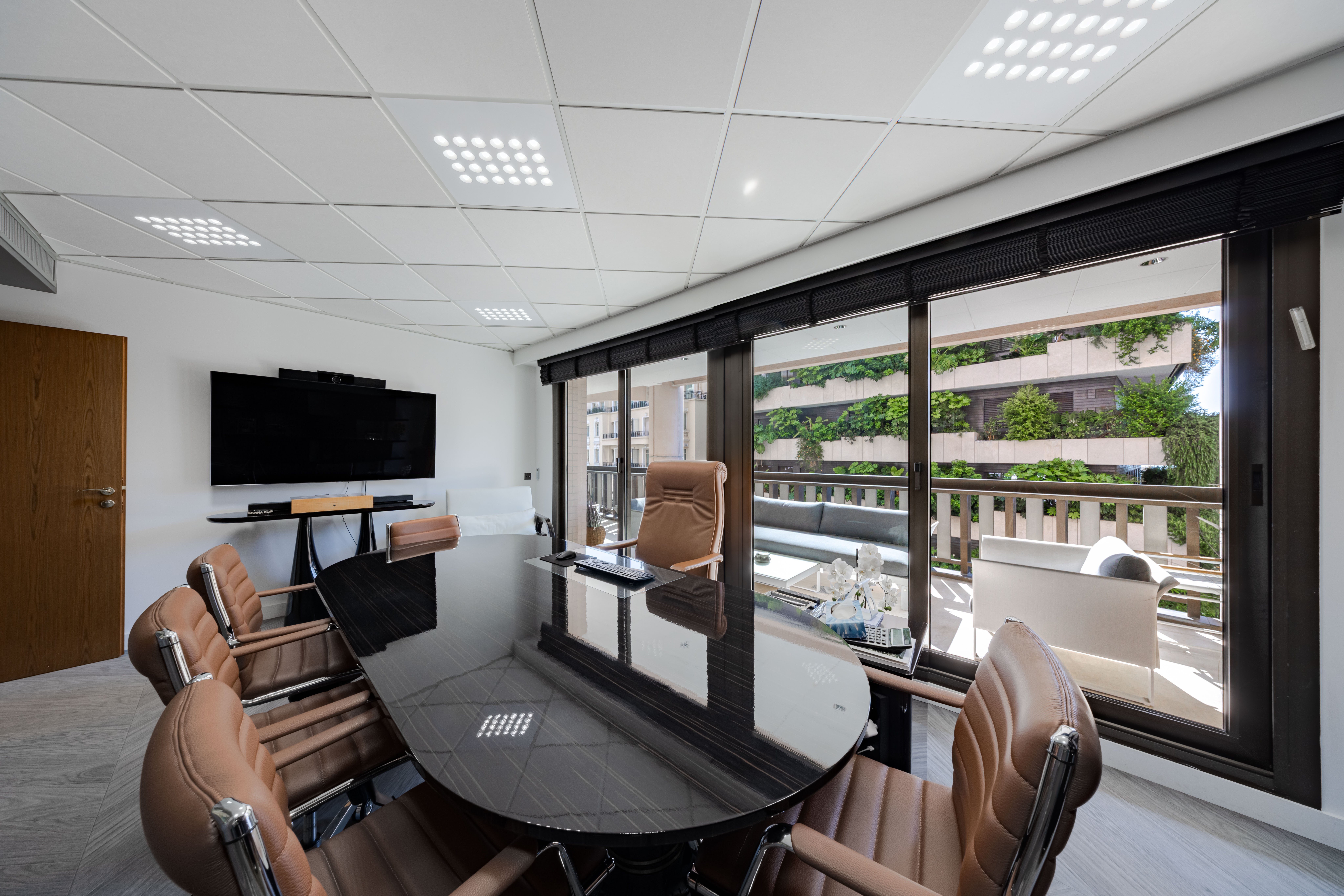 SPACIEUX BUREAUX - CARRE D'OR
