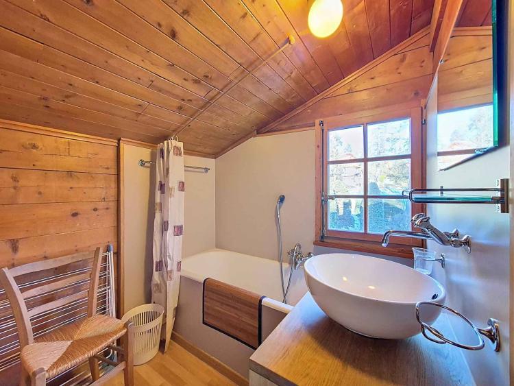 CHARMANT CHALET DE 7.5 PIÈCES AVEC POTENTIEL proche du centre de Crans