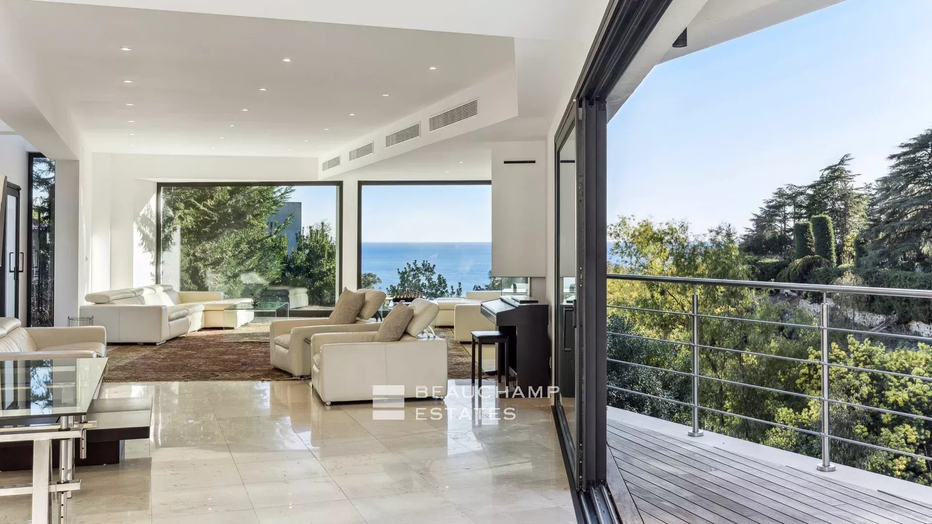Villa contemporaine - vue mer & volumes généreux – Cannes