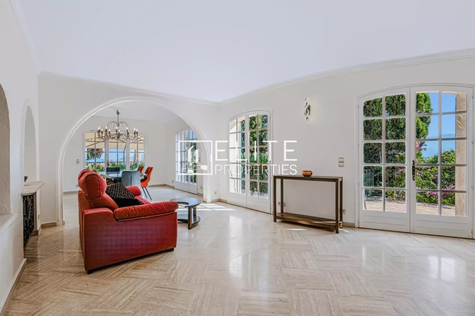 Maison de charme avec vue mer panoramique. piscine et dépendance