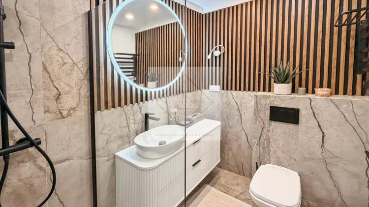 Appartement 3 pièces entièrement rénové – Cannes Palm Beach