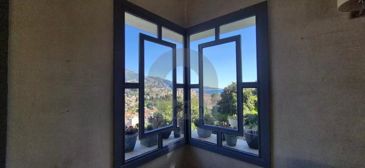 Élégante Villa avec Vue Panoramique – Menton, Quartier Résidentiel