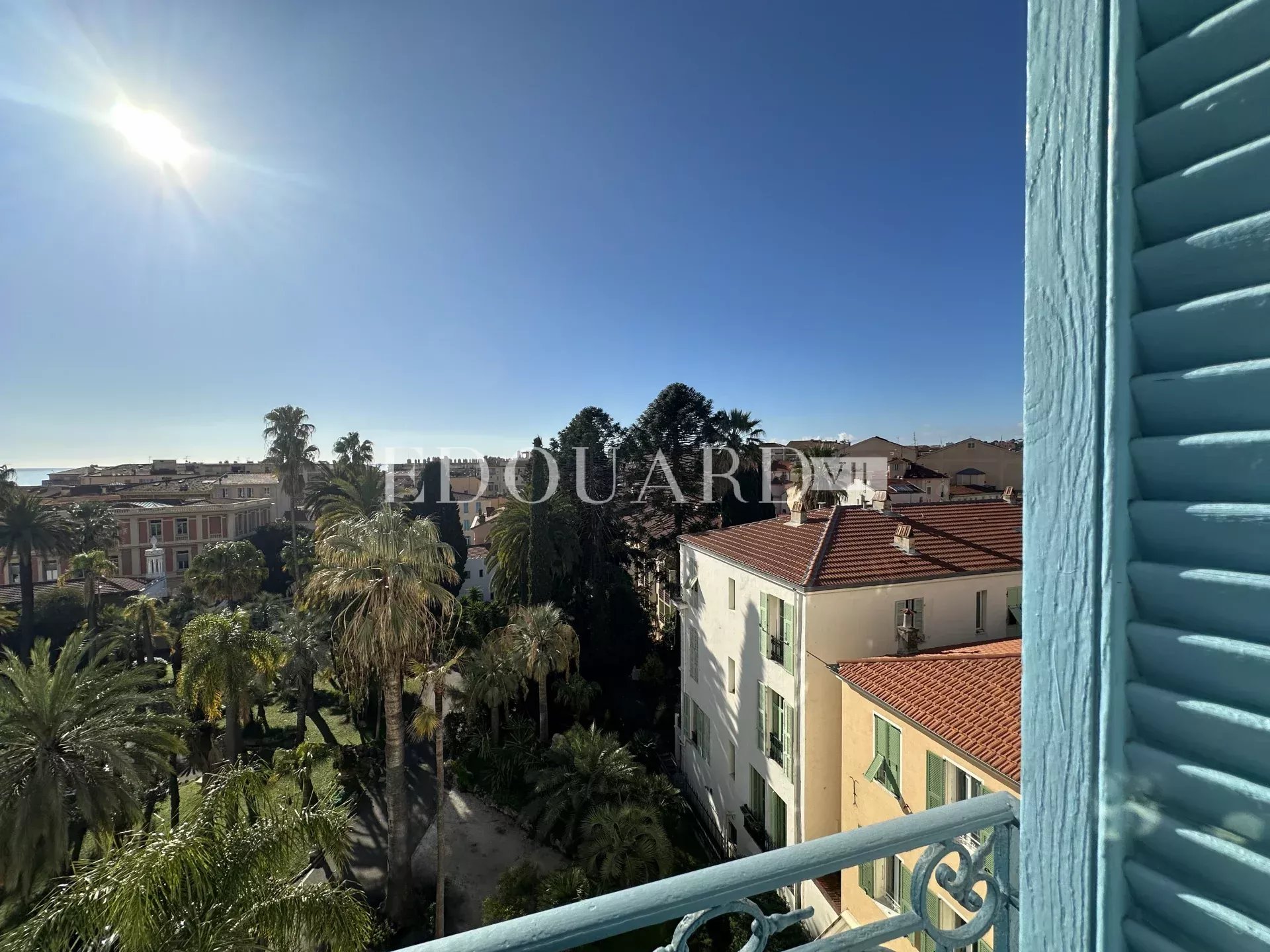 En exclusivité viager occupé sur une tête née en 1947, avec 600.000 € de bouquet plus 470 € de rente mensuelle