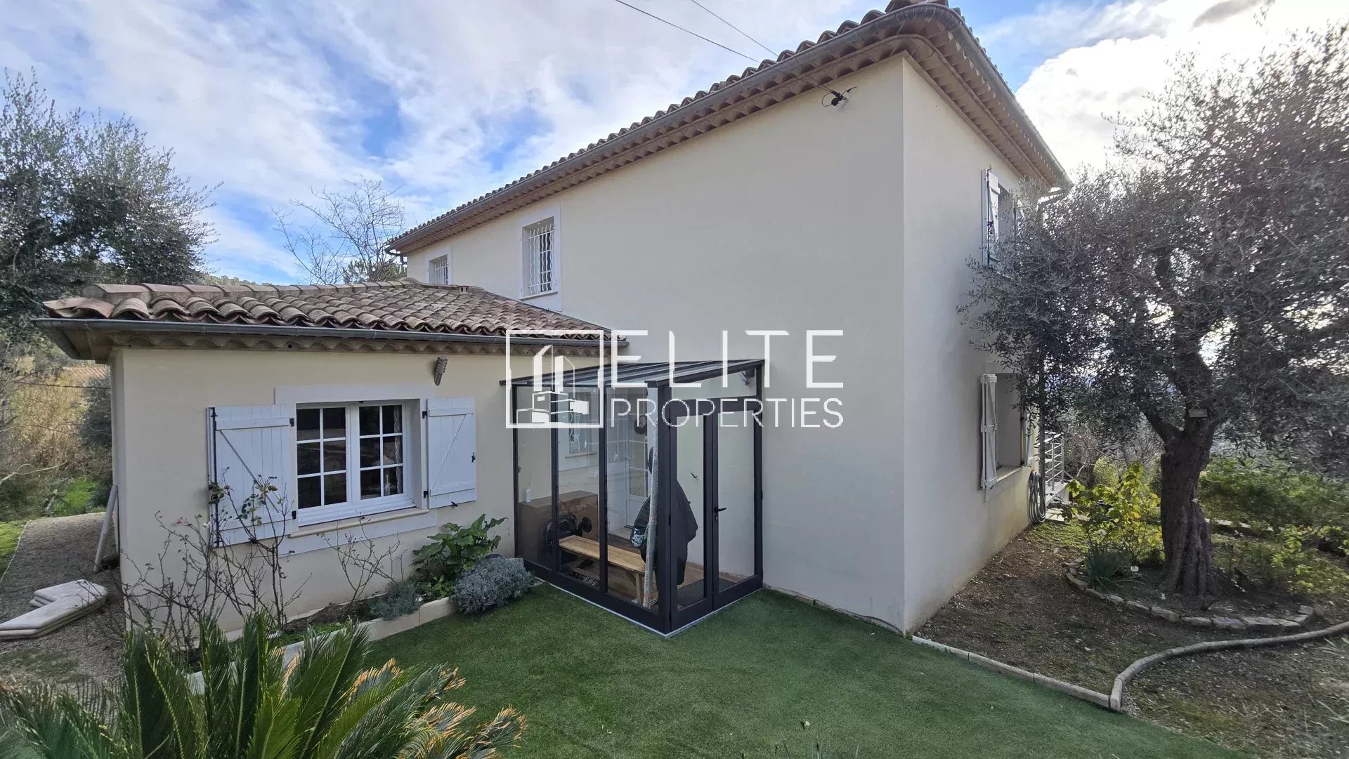 MAISON 6 PIÈCES DE 146 m² – VUE PANORAMIQUE MER & PISCINE – CABRIS