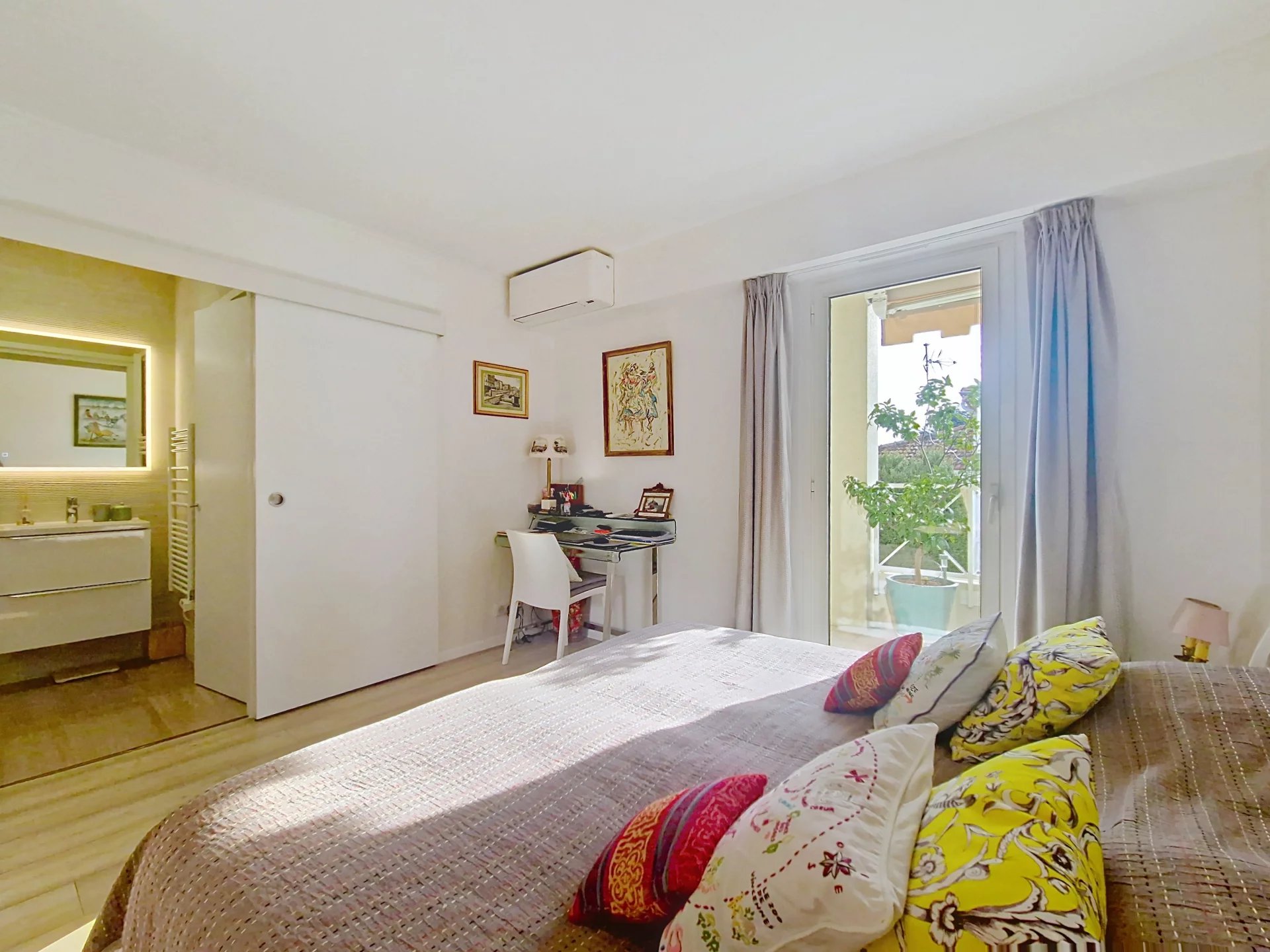 CANNES BASSE CALIFORNIE TERRASSE PISCINE