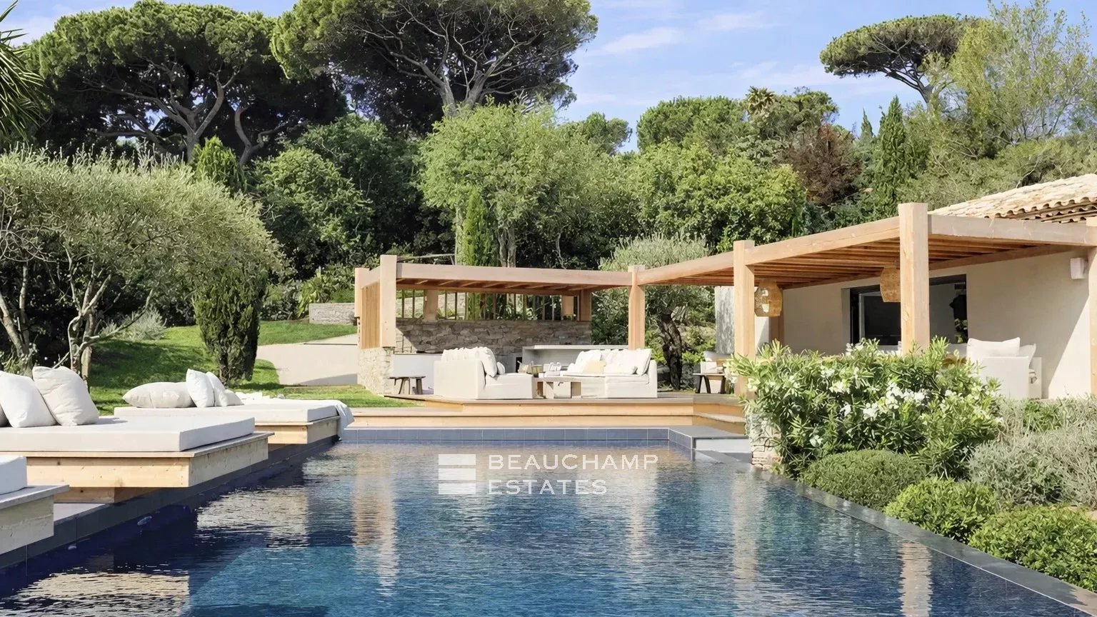 Saint-Tropez Les parcs - Propriété prestigieuse avec accès direct à la mer