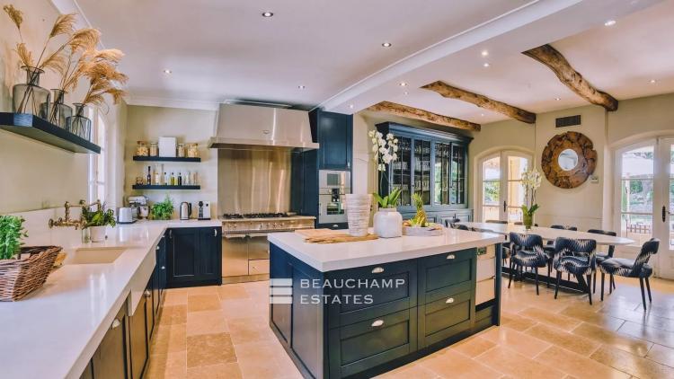 Elégante Bastide provençale de 6 chambres située à pied de la plage et du village