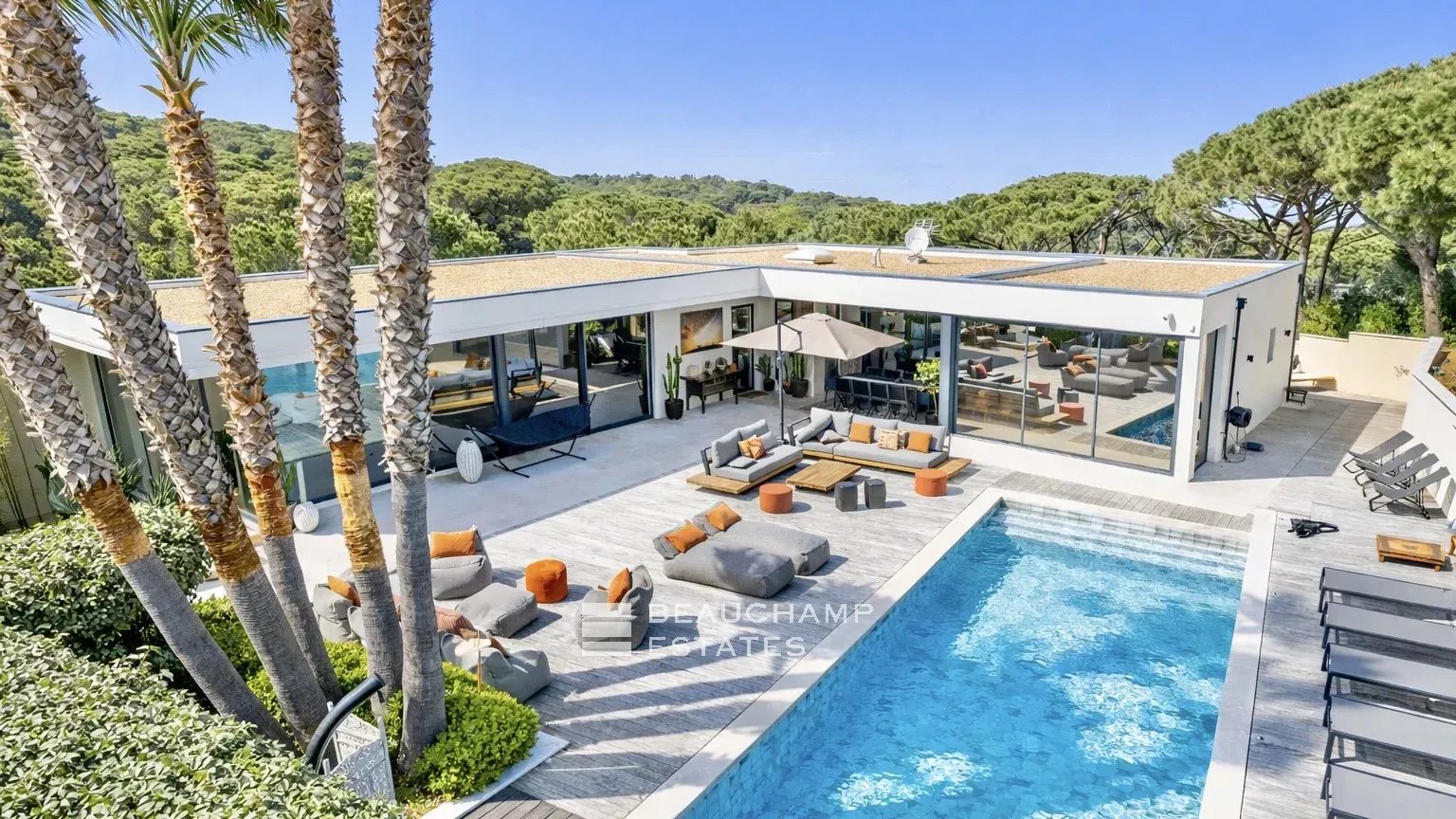 Villa contemporaine intimiste de luxe à pieds des plages de Pampelonne