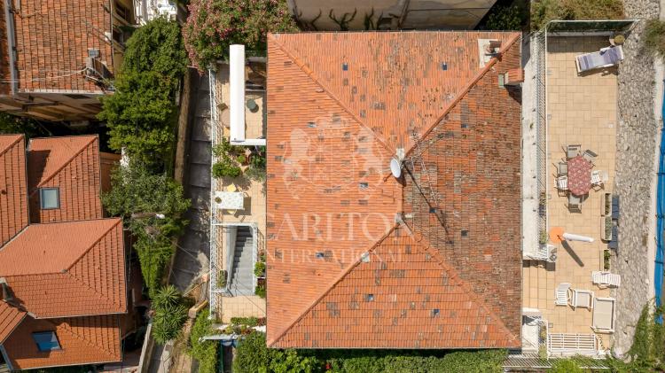 Villa  avec vue mer et accès facile au centre-ville - Opportunité d'investissement
