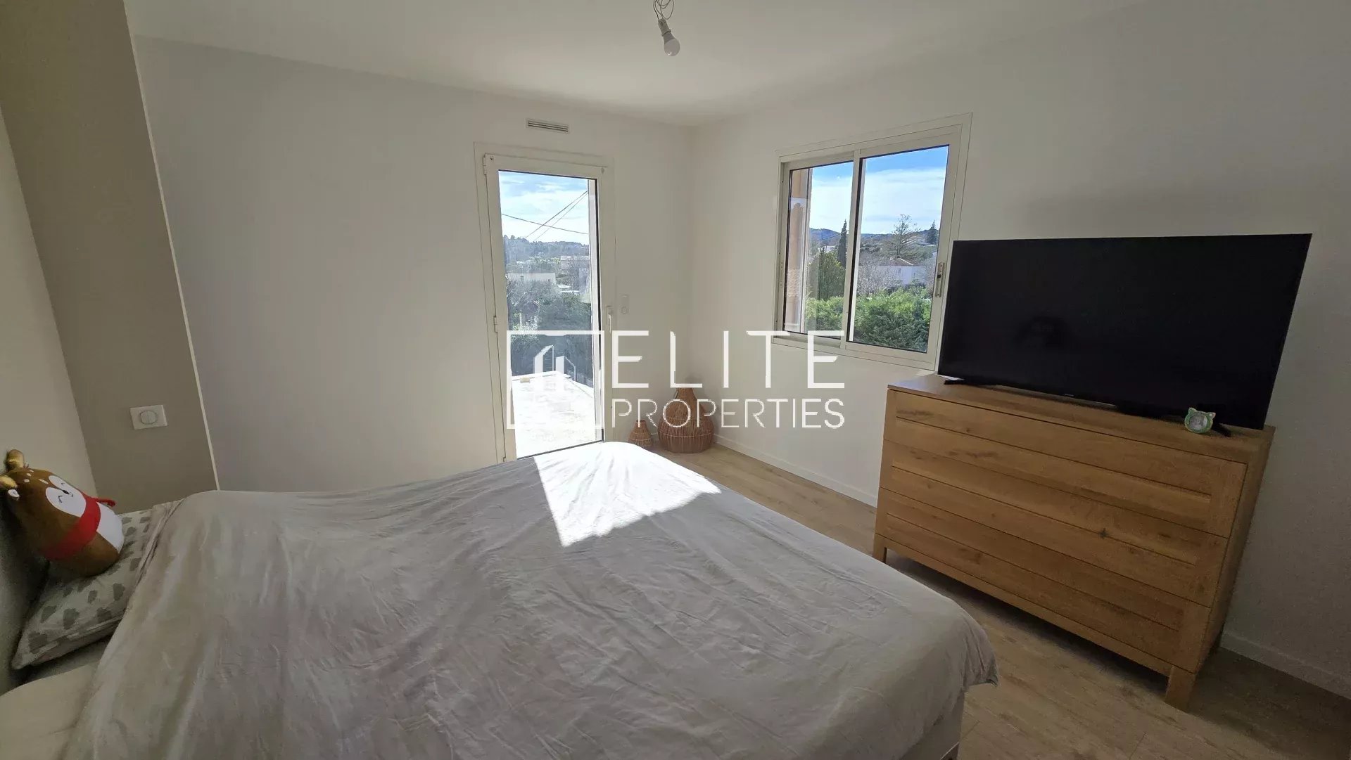MAISON 7 PIÈCES DE 255 m² – GRASSE