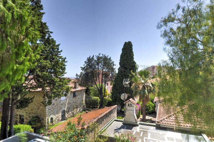 MAISON DE CHARME 180m2 CENTRE JARDIN PISCINE PARKING