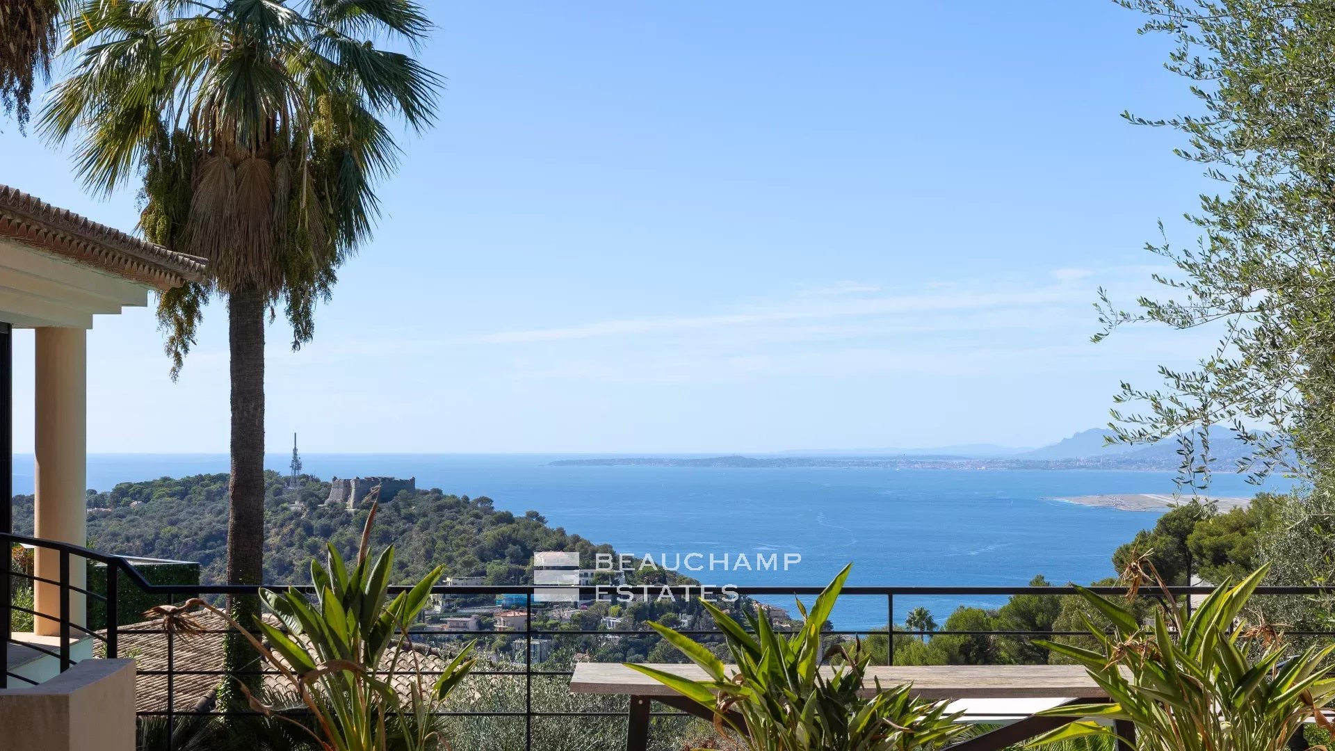 Exclusivité - Villa moderne dans un Domaine privé - Villefranche-sur-mer