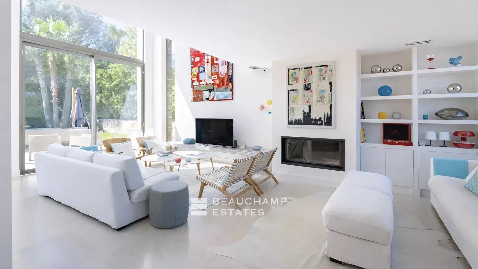 Sublime villa contemporaine à pied du centre de Saint-Tropez