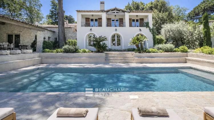 Villa néo-provençale chic à deux pas du centre ville de Saint-Tropez