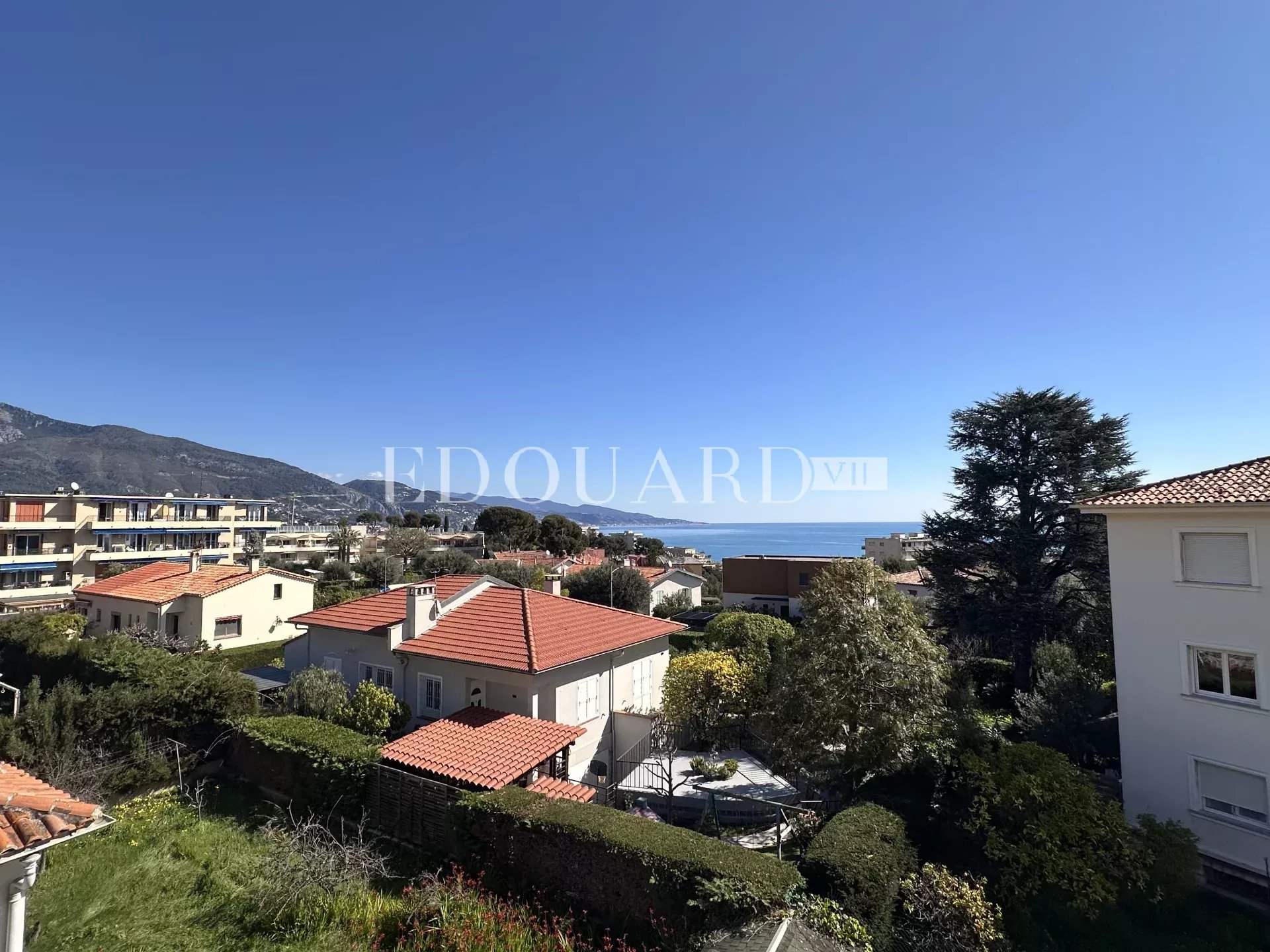 Maison à vendre sur le Plateau du Cap, avec fort potentiel et nombreuses possibilités d’aménagement