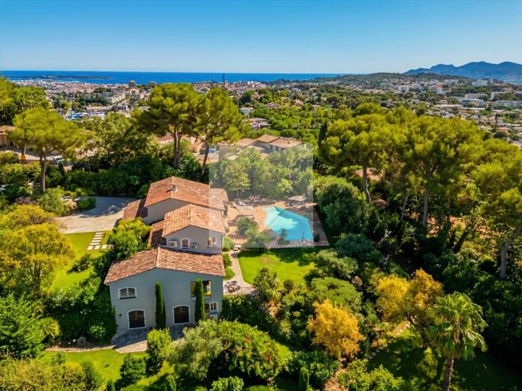 Superbe villa neuve de style provençal – Vue panoramique & intimité absolue