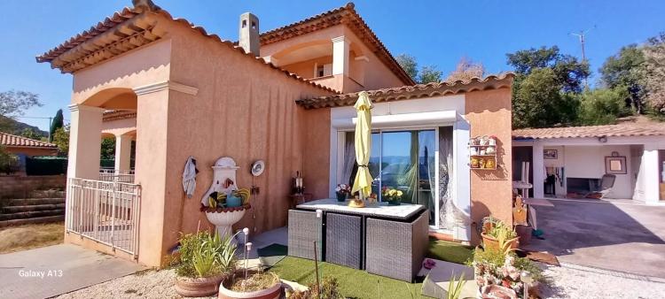 MAISON AVEC 2 APPARTEMENTS -  VIDAUBAN (83)