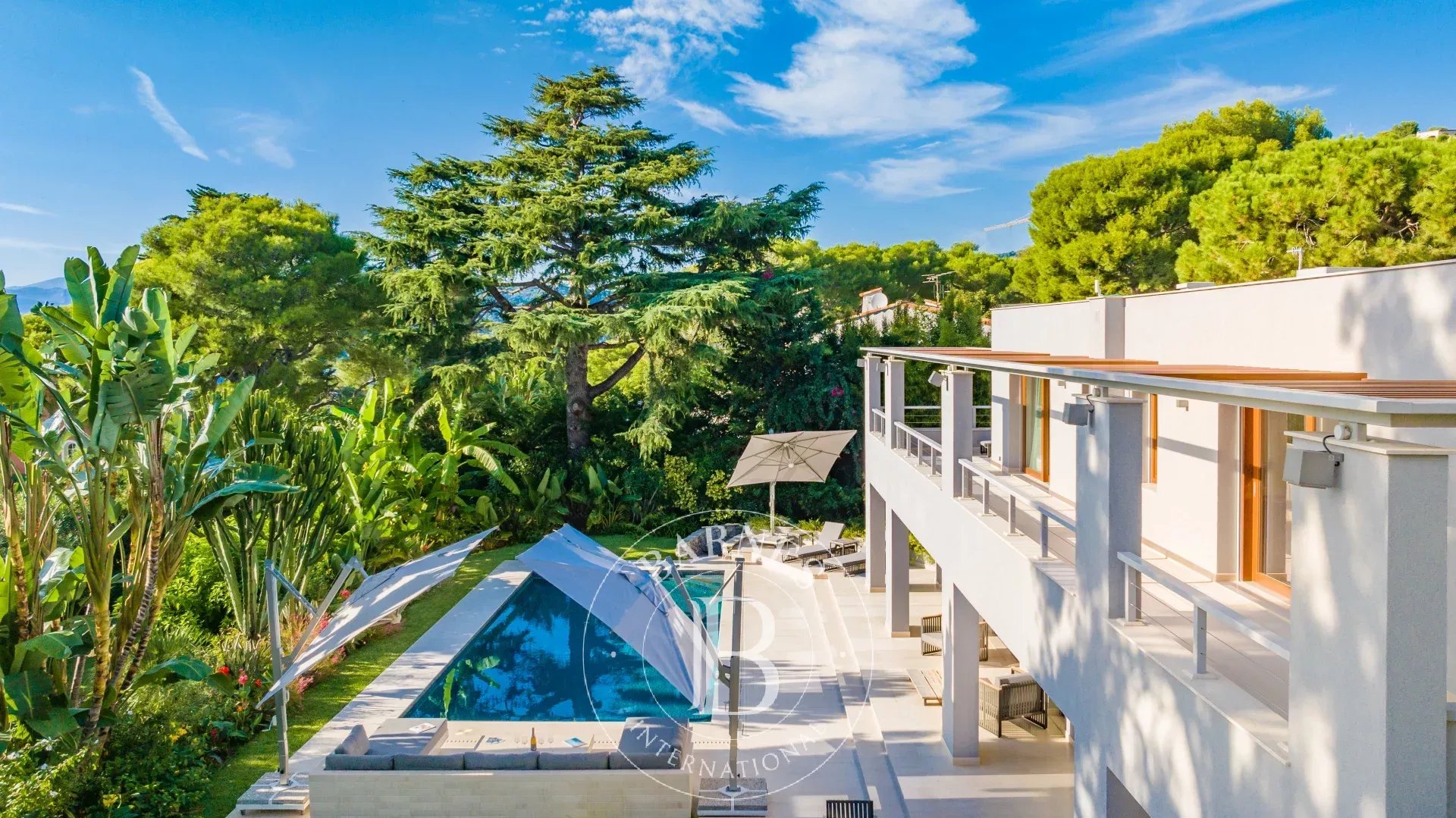SAINT-JEAN-CAP-FERRAT - VILLA RENOVÉE A NEUF - PROCHE DU GRAND HÔTEL