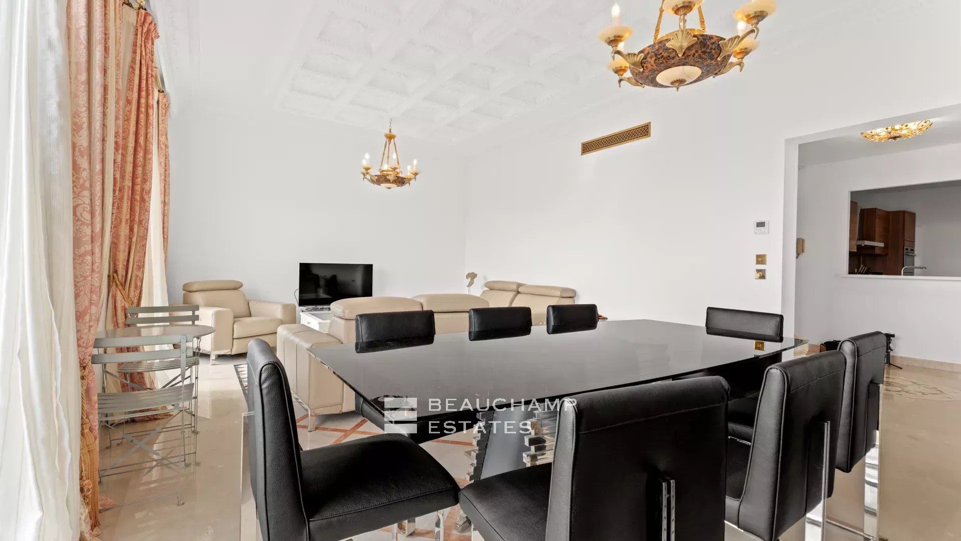À deux pas de la Croisette – Appartement familial, Cannes, 4 chambres, volumes généreux & cave