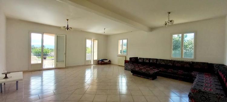 MAISON AVEC 2 APPARTEMENTS -  VIDAUBAN (83)