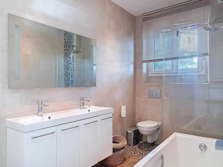 VENTE VILLA 5P VUE MER & PISCINE - CANNES CENTRE
