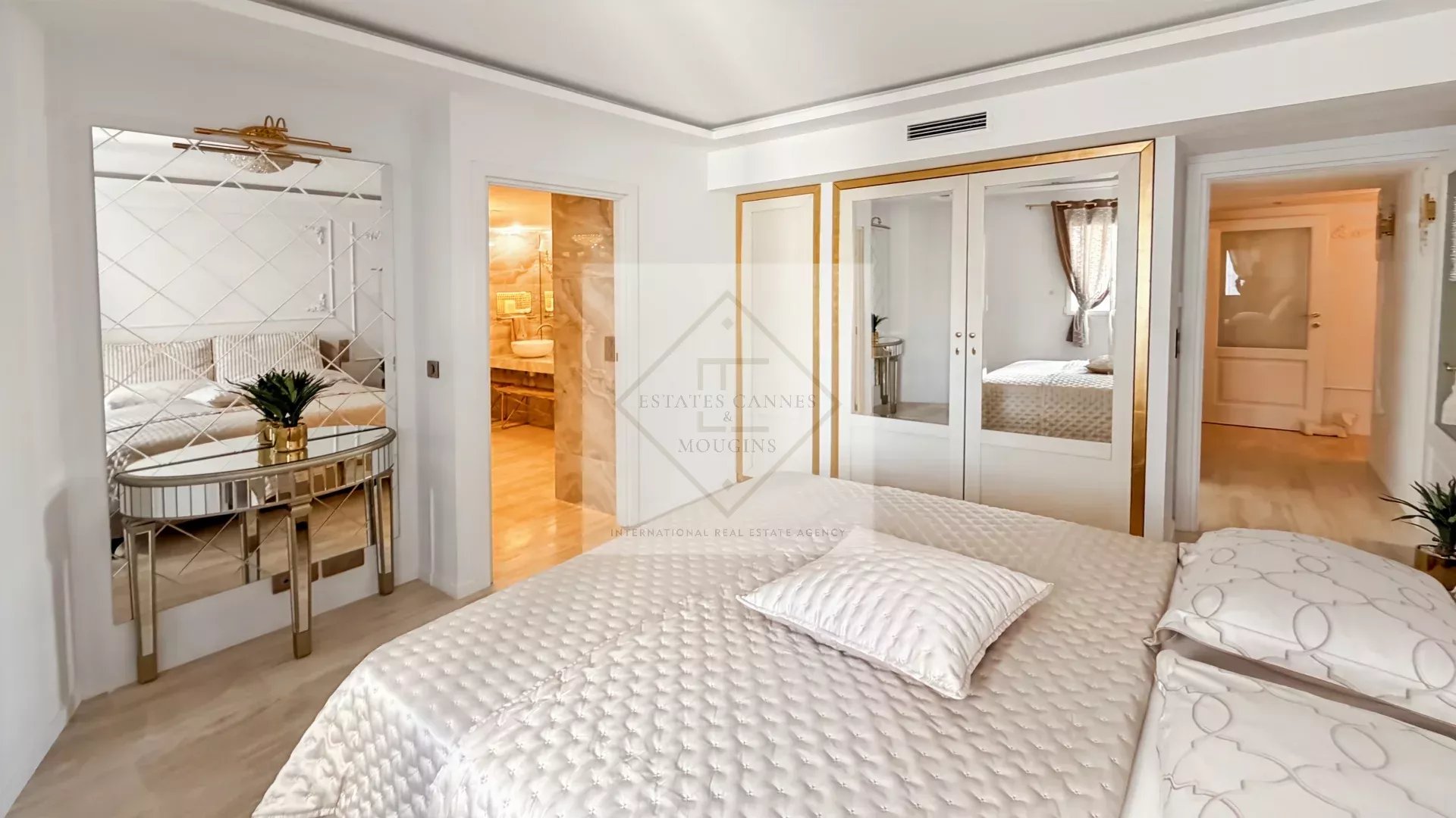 Bien rare — Appartement rénové proche du Palais des Festivals
