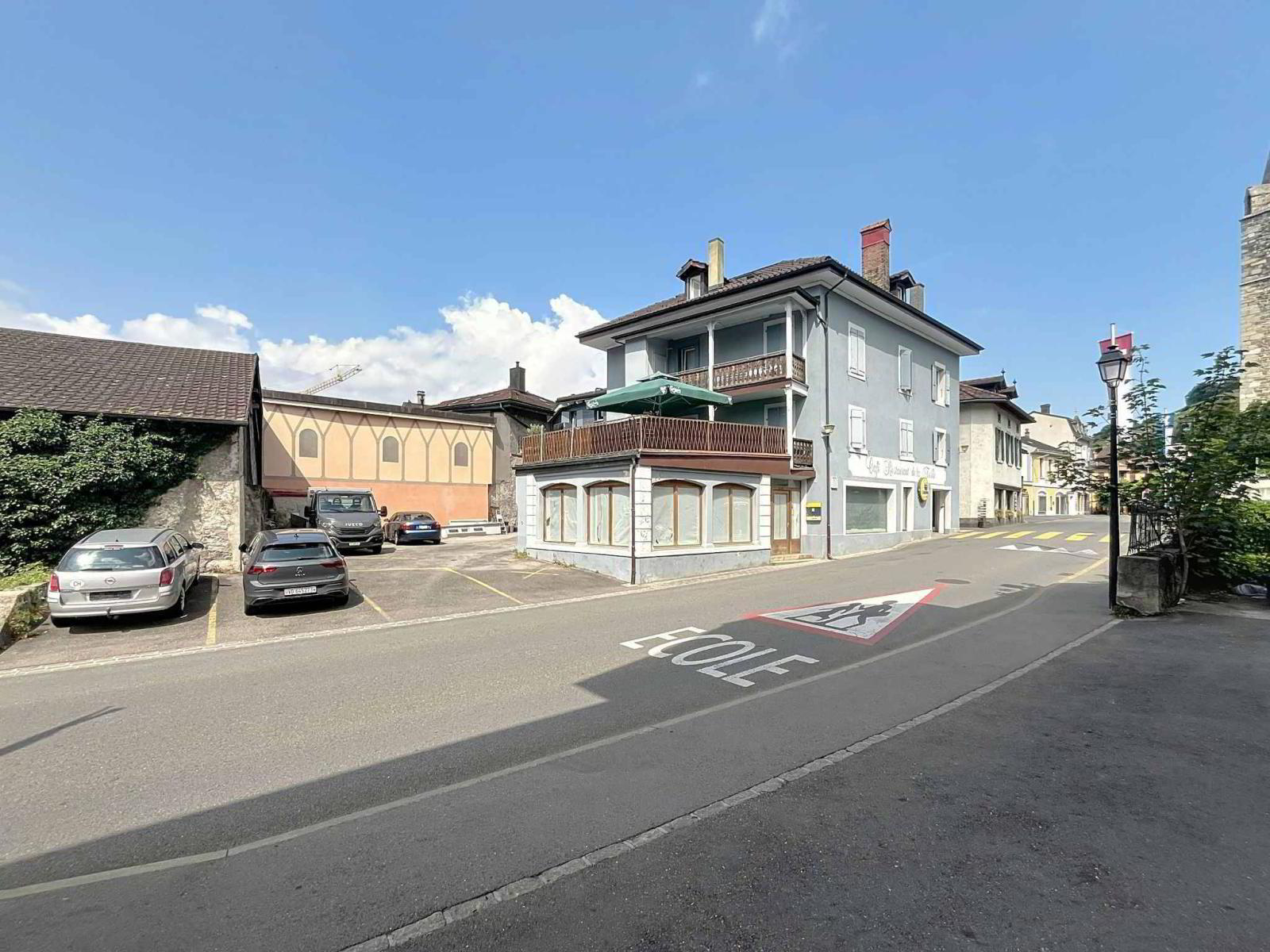 IMMEUBLE DE RENDEMENT AVEC LOCAL COMMERCIAL ET APPARTEMENTS