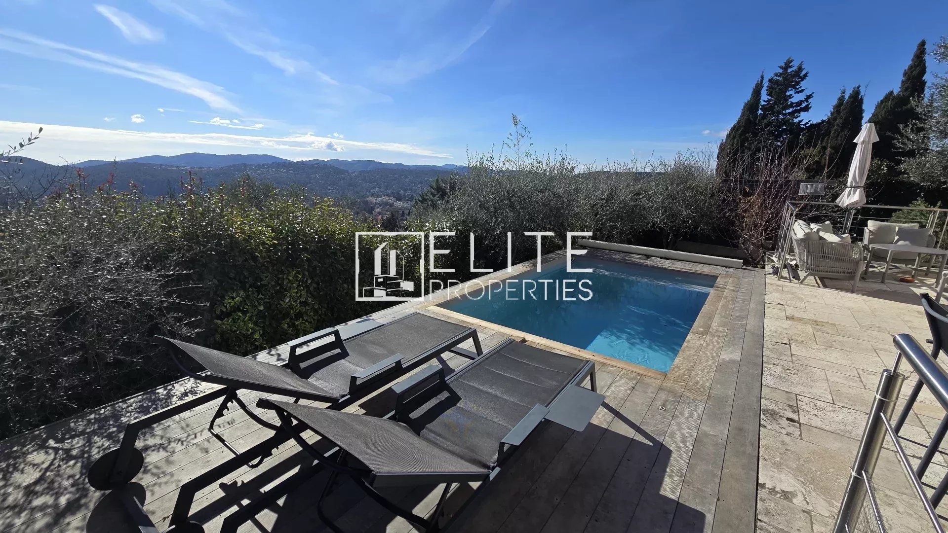 MAISON 6 PIÈCES DE 146 m² – VUE PANORAMIQUE MER & PISCINE – CABRIS