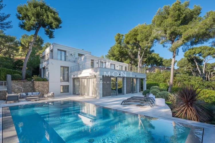 Villa moderne avec vue mer magnifique