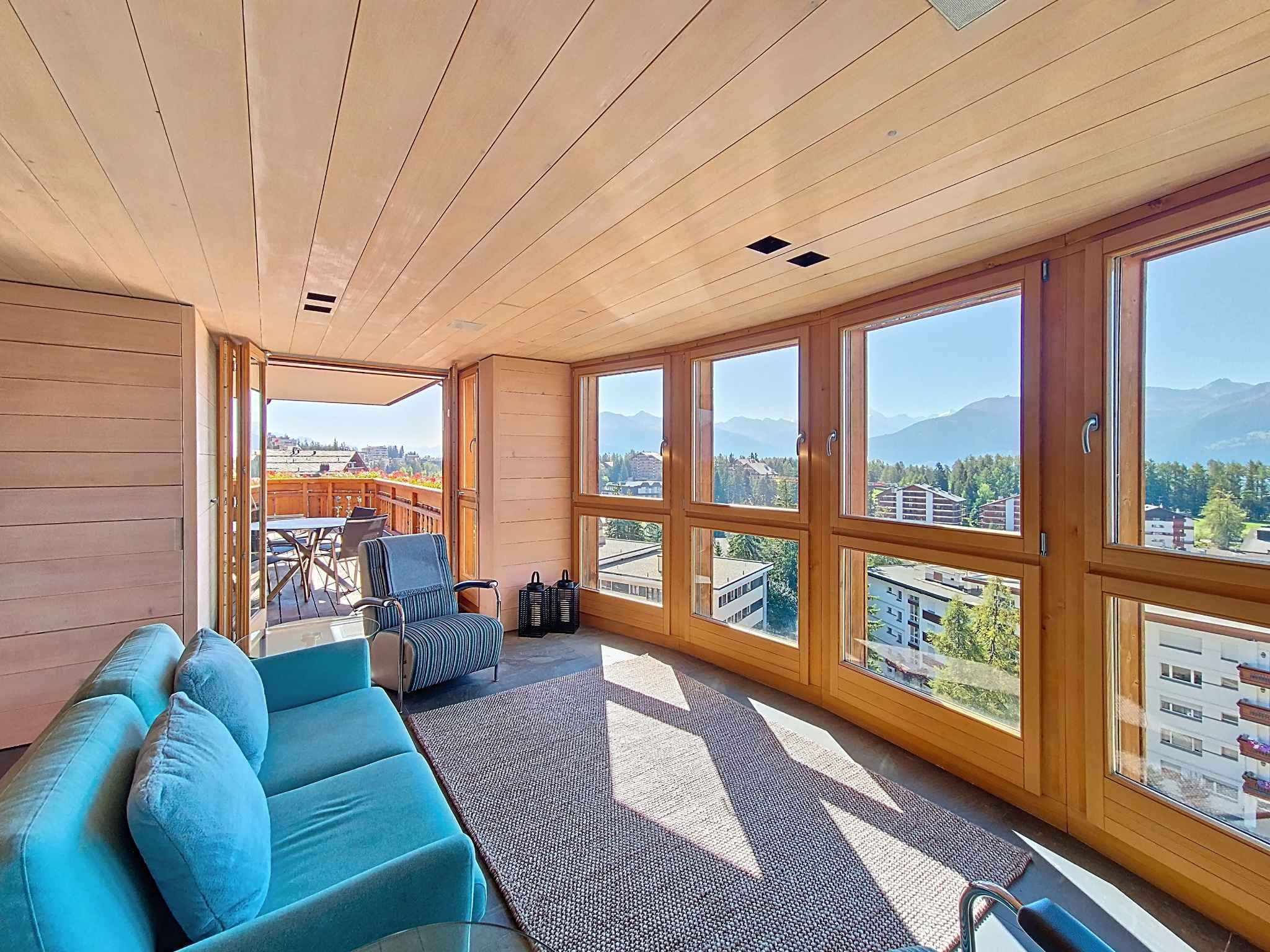 EXCLUSIVITÉ - Superbe 5.5 pièces avec vue panoramique et studio indépendant