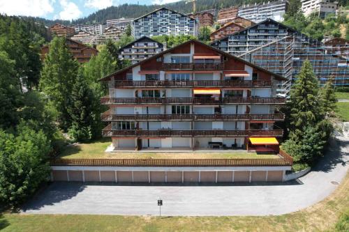 Charmant 3.5 pièces refait à neuf avec vue montagne