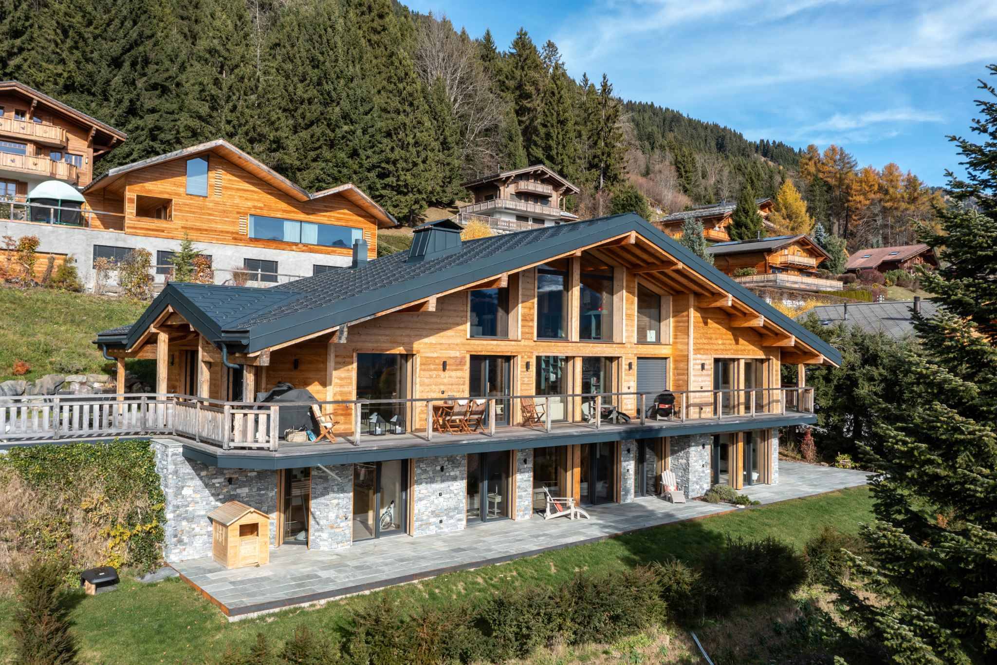 Chalet d'exception avec ascenseur privatif et vue imprenable