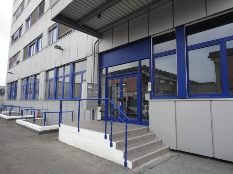 Bureau  de 27m2 au 1er étage Zone FTI