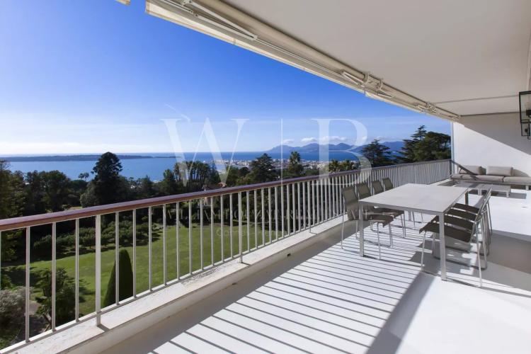 Cannes, la Californie - 5 Pièces avec vue féérique sur la mer et la baie de Cannes - Prestigieuse résidence