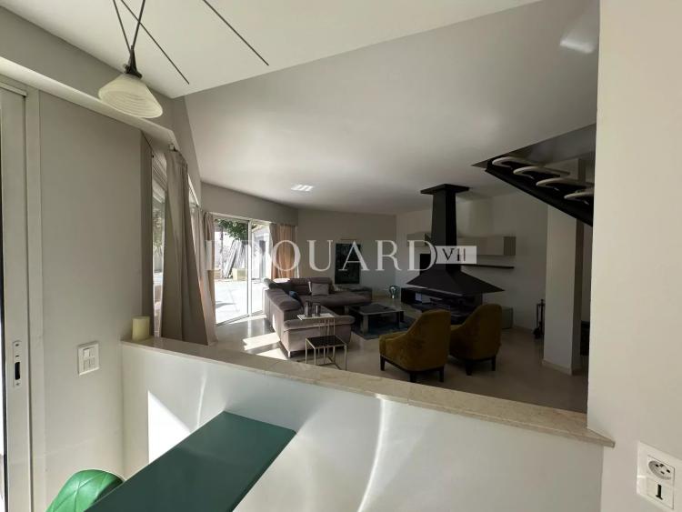 Superbe villa moderne avec belle vue mer et collines, à 10 minutes en voiture de la Principauté de Monaco