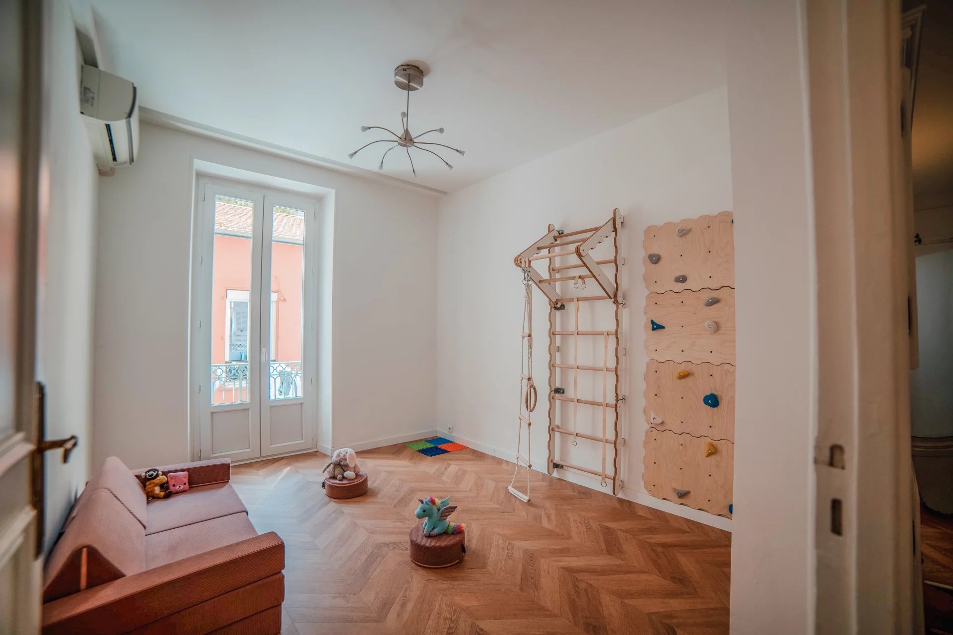 Appartement 4 Pièces à Vendre à Monaco – Immeuble Bourgeois à La Condamine.