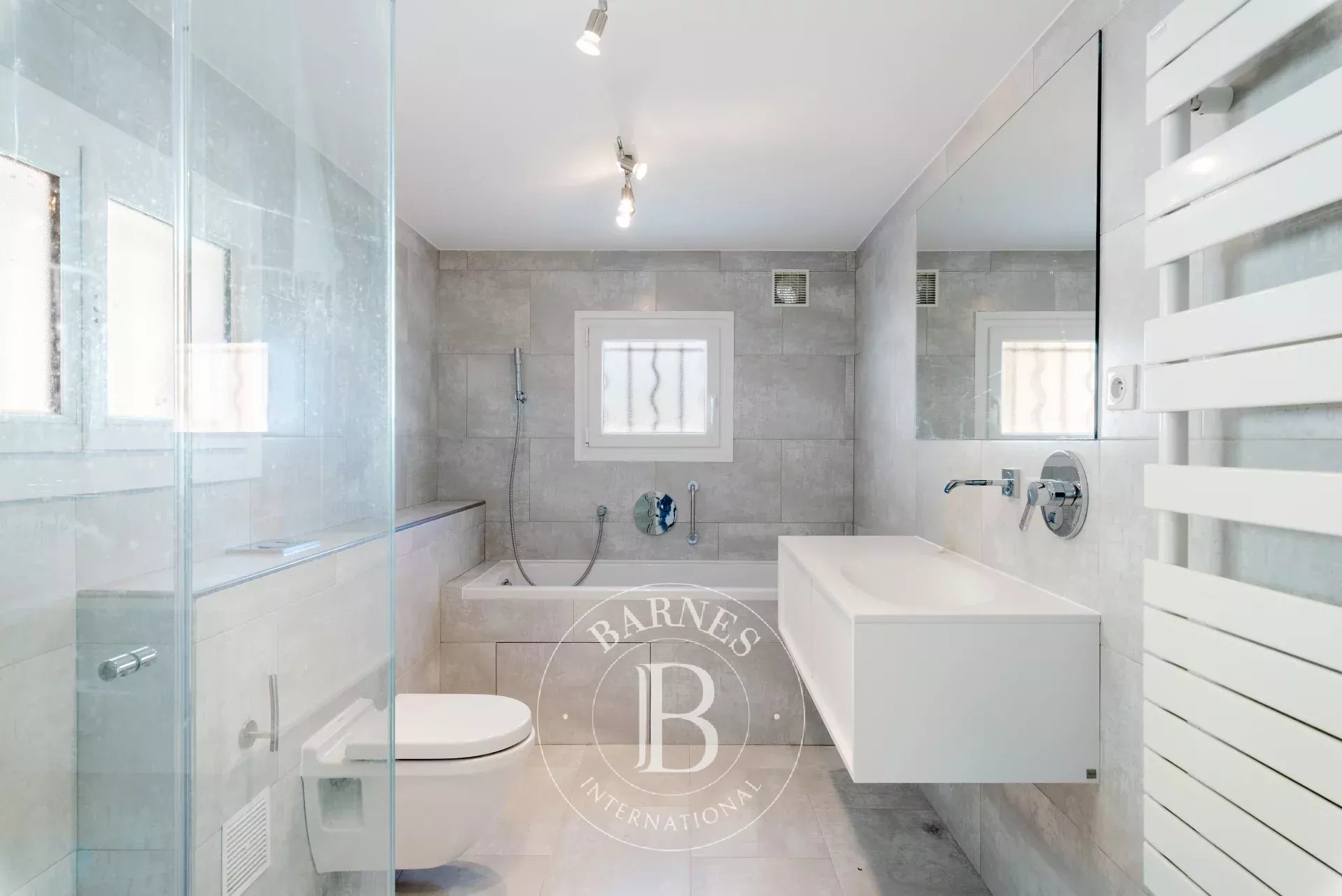 Grasse – Exceptionnelle propriété vue panoramique – 5 chambres