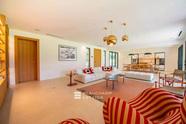 Villa neuve au coeur des Parcs de Saint-Tropez